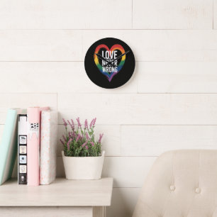 Liebe ist niemals falsch Pride Month LGBT Runde Wanduhr