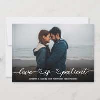 Liebe ist Patient, der die Hochzeitsfotokarte zurü