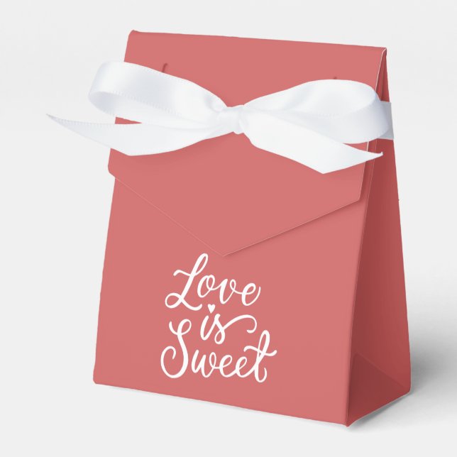 Liebe ist süß bei indischer Rot-Weiß-Hochzeit Geschenkschachtel (Vorderseite)