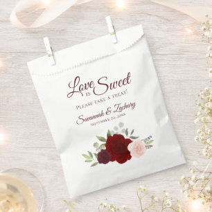 Liebe ist Sweet Burgundy Red & Pink Floral Wedding Geschenktütchen