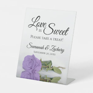 Liebe ist Sweet Nehmen Sie eine Leckerei Lavender Sockelschild