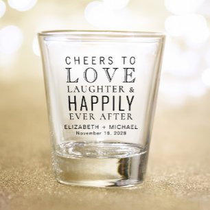 Liebe jubeln glücklich je nach Hochzeit Schnapsglas