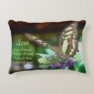 Liebe Korinther 13:7 Bibelangebot Dekokissen