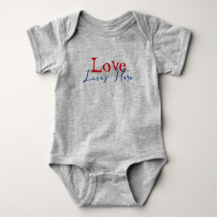 Liebe lebt hier Säugling T - Shirt HAMbyWG