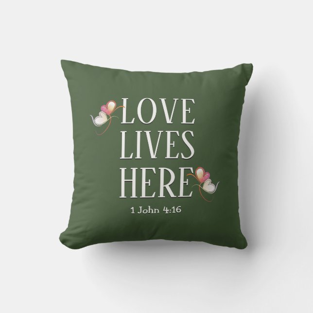 LIEBE LEBT HIER | Stilvolle Green Custom Christlic Kissen (Vorderseite)