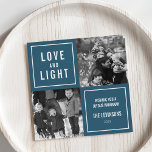 Liebe & Licht Modernes Hanukkah-Foto Feiertagskarte<br><div class="desc">Zeige deine quadratischen Fotos in dieser einfachen,  modernen Hanukkah-Fotokarte ab. Das Design besteht aus vier quadratischen Layouts mit blauem Hintergrund und "Liebe und Licht" in modernen weißen Blockbuchstaben. Verwenden Sie die zwei anpassbaren Textfelder,  um einen benutzerdefinierten Gruß und Ihren Familiennamen hinzuzufügen. Fotografie © Storytree Studios,  Stanford,  CA</div>
