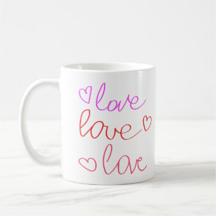 Liebe, Liebe, Liebe in Messy Cursive Schreiben in Kaffeetasse