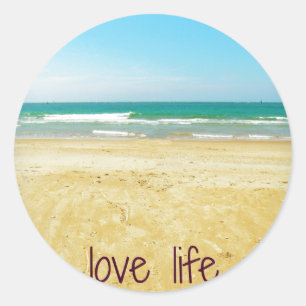 Liebe Life Zitat mit Strand Szene Runder Aufkleber