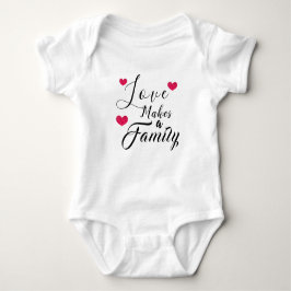 Liebe macht eine Familie - Pflegesorgfalt-Adoption Baby Strampler