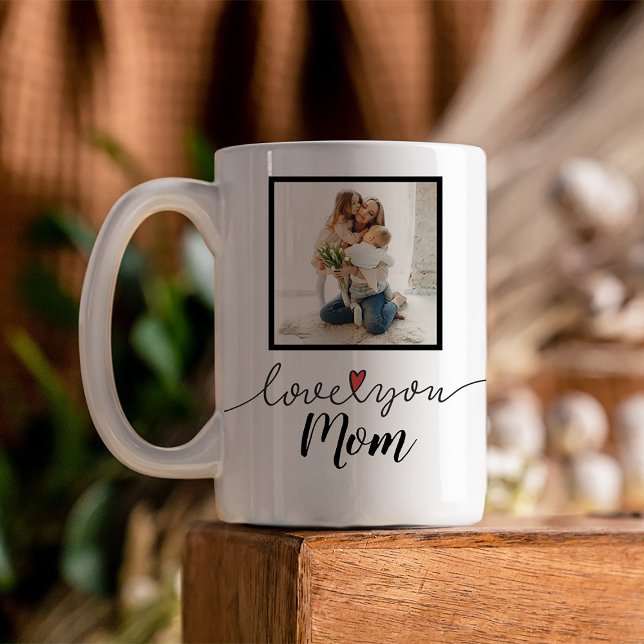 Liebe Mama Foto Kaffeetasse (Presenting a custom-crafted Mother's Day mug customizable with a photo.)