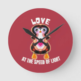 Liebe mit der Geschwindigkeit des Licht-Pinguinges Runde Wanduhr