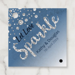 Liebe mit glänzenden Sternen auf Hochzeit mit blau Geschenkanhänger
