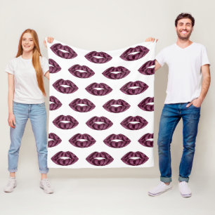Liebe mit Glitzer Buchstaben in Lippenmuster Fleecedecke