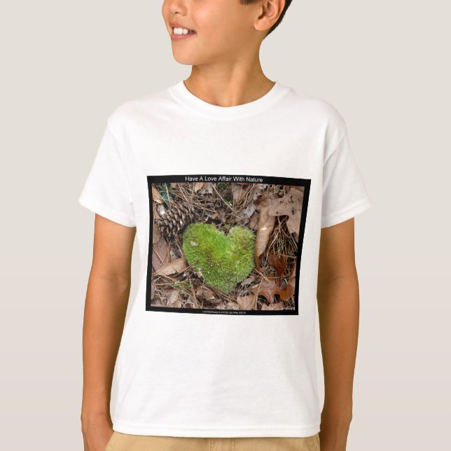 Liebe mit Nature Moss Herzgeschenken T-Shirt (Vorderseite)