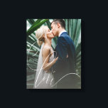 Liebe Script Hochzeit Leinwanddruck<br><div class="desc">Zeigen Sie Ihr Lieblings-Foto Hochzeit oder wählen Sie das von Freunden und geben Sie es als Geschenk. Liebe ist in einem großen und eleganten Schriftart mit weißen Schriften geschrieben.</div>