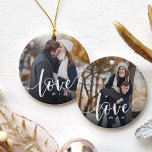 Liebe Skriptüberlagerung Foto & Initialen Keramik Ornament<br><div class="desc">Erschaffen Sie einen süßen Saft Ihrer Hochzeit,  Flitterwochen oder besonderen Augenblick mit diesem schönen,  maßgeschneiderten Ornament. Fügen Sie auf jeder Seite ein beliebtes Hochzeitsskript-Foto mit "Liebe" überlagert in modernen weißen Schriftzeichen,  und Ihre Initialen darunter.</div>