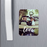Liebe Skriptüberlagerung Magnet<br><div class="desc">Teilen Sie sich ein beliebtes Foto für Tag, Verlobung oder Hochzeit auf unseren rechteckigen Flexi-Magneten mit "Liebe" in modernen, handgeschriebenen Schriften am unteren Rand. Macht eine einzigartige Gastgeschenk Hochzeit, wenn gepaart mit einem Verlobung-Foto!</div>
