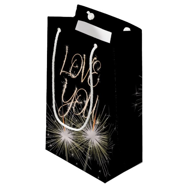 Liebe Sparklers auf schwarz Kleine Geschenktüte (Vorderseite Schrägansicht)