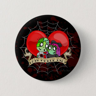 Liebe stirbt nie Knopf Button
