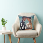 Liebe Typografie mit Foto Kissen<br><div class="desc">Liebe Typografie in Weiß mit Foto Kissen.</div>