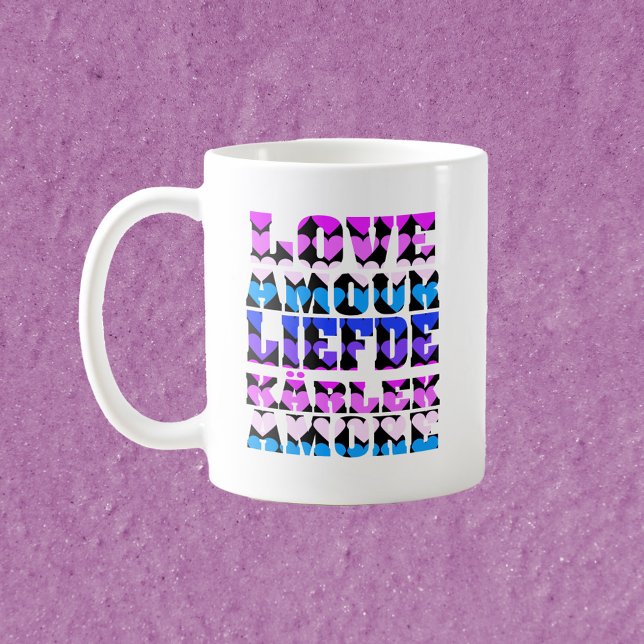 Liebe Typografie Viele Sprachen hören rosa Kaffeetasse (A mug that says love with pink, purple and blue hearts)
