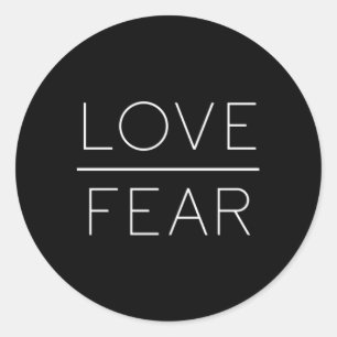Liebe über Angst Runder Aufkleber