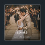 Liebe und danke Wedding Foto Vielen Dank Magnet<br><div class="desc">Ankündigung unserer Liebe und Dank Hochzeit Foto Dankeschön Ihnen Magnet, der perfekte Weg, um Dankbarkeit an Ihre Lieben für ihre Unterstützung und gute Wünsche an Ihrem besonderen Tag. Jeder Magnet verfügt über eine herzzerwärmende "Liebe und Dank"-Nachricht, die elegant neben einem individuell gestaltbaren Foto von Ihrem Hochzeitstag an angezeigt wird. Ob...</div>