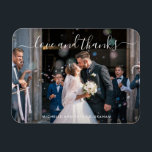 Liebe und Dankeschön für das elegante Script Foto  Magnet<br><div class="desc">Moderner und niedlicher Gastgeschenk Hochzeit-Magnet mit einem einfachen Design mit Ihrem Lieblings-Foto und den Worten "Liebe und Dank" in einem weißen handgeschriebenen Skript mit Wimpern an der Spitze und Ihre Namen in einem serifenlosen Sans-Schriftart am unteren Rand. Dieser Magnet macht eine großartige Gastgeschenk Hochzeit.</div>