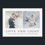 Liebe-und des Licht-| modernes Chanukka zwei Foto Feiertagskarte<br><div class="desc">Diese elegante,  einfache Chanukka-Karte kennzeichnet zwei Ihrer persönlichen Fotos und die Wörter "Liebe und Licht" im blauen Mitternachtstext. Die Rückseite enthält einen modischen belaubten Entwurf für einen total stilvollen Feiertagsblick.</div>