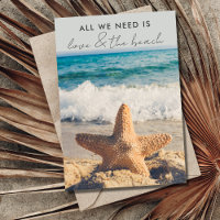 Liebe und die Hochzeitsankündigung am Strand