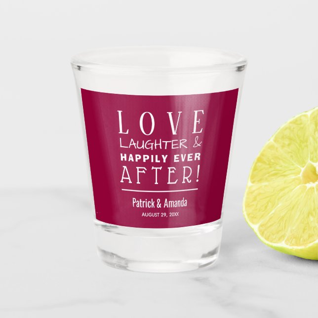 Liebe und Lachen Cranberry Hochzeit Schnapsglas (Vorderseite)