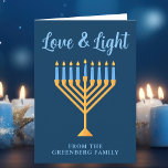 Liebe und leichte Custom Blue Gold Hanukkah Menora Feiertagskarte<br><div class="desc">Niedliche benutzerdefinierte Liebe und Light Hanukkah gefaltete Karte für eine jüdische Familie oder ein Chanukah Party mit Synagoge. Personalisieren Sie mit Ihrem eigenen Nachnamen oder Gruppeninformationen in blau unter der hübschen Goldmenorah.</div>