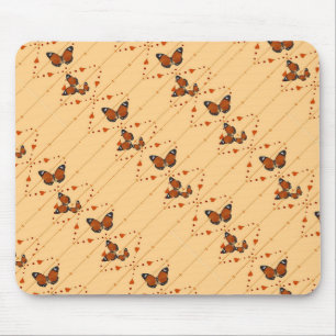 Liebe und Schmetterlinge in Orange Mousepad