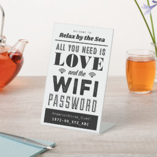 Liebe- und Wifi-Zuhause-Netzwerk- und Kennwortsign Sockelschild