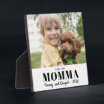 Liebe You Momma Foto Family Moderne Keepake Fotoplatte<br><div class="desc">Benutzen Sie ein beliebtes Foto, um einfach eine Keepsake-Plakette zu erstellen. In drei Textzeilen lasse man, die besondere Bindung im Foto auszudrücken. Diese berufliche Vorlage wird jedem Muttertier ein sentimentales Geschenk machen. Perfekte Größe für die Unterbringung auf einem Wohnzimmermantel oder einem Schreibtisch. Denken Sie an ein Weihnachtsgeschenk, den Valentinstag oder...</div>