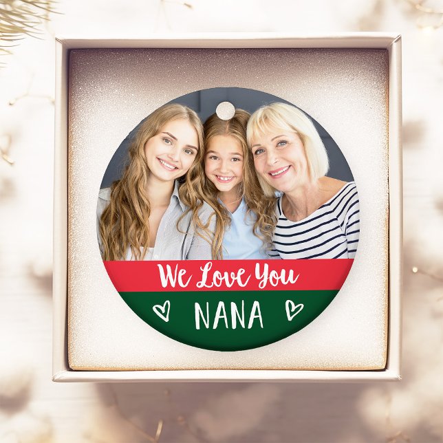 Liebe You Nana | Rotgrüner Farbblock Zwei Fotos Ornament (A modern, red and green holiday ornament with two photos that would make the perfect gift for Nana)