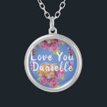 Liebe You Pink Rose on Blue Romantic gift Necklore Versilberte Kette<br><div class="desc">Liebe Sie rosa Rose auf Blue Romantic Geschenk Necklace. Entworfen aus meinem original Aquarellbild.</div>