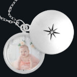 Liebe zum Mond-Foto Medaillon<br><div class="desc">Fügen Sie Ihr eigenes,  hübsches Baby-Foto zu diesem süßen Schließfach hinzu und passen Sie den Text für ein persönliches und besonderes Geschenk an! Diese Halskette ist perfekt für den Muttertag und wird sicher einen unvergesslichen Sake für die wunderbare Mutter oder Großmutter in Ihrem Leben machen.</div>