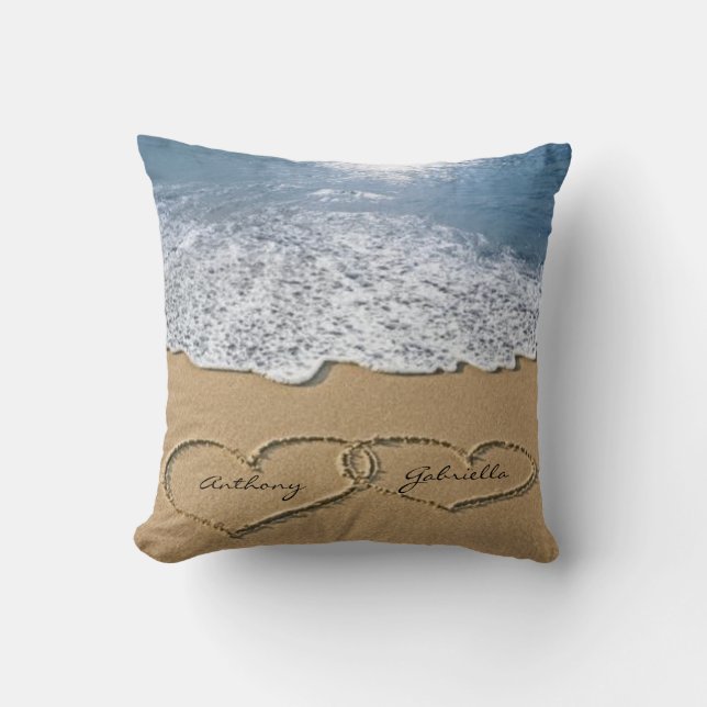 Liebeherzen im Sand-personalisierten Kissen (Vorderseite)
