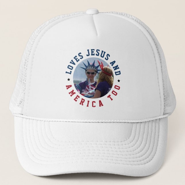 Lieben Jesus und Amerika zu 4. Juli Christlich Truckerkappe (Vorderseite)