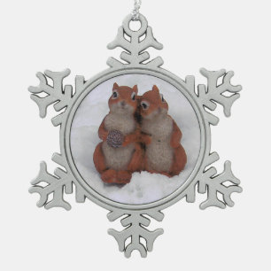 Liebendes Squrrels im Schnee-Zinn Schneeflocken Zinn-Ornament
