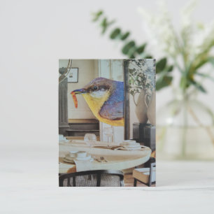 liebenswerter Vogel im Esszimmer Surrealer Collage Postkarte