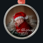 Liebenswürdige My First Christmas Newborn Baby Fot Ornament Aus Metall<br><div class="desc">Einfach liebliches Baby erste Weihnachtsschmuck. Einfach mit Ihren Daten personalisieren. Bitte kontaktieren Sie mich per Chat,  wenn Sie Fragen zum Kunstwerk haben oder eine Anpassung benötigen. BITTE BEACHTEN SIE: Für Unterstützung bei Bestellungen,  Versand,  Produktinformationen usw. wenden Sie sich direkt an den Zazzle Kundenservice https://help.zazzle.com/hc/en-us/articles/221463567-How-Do-I-Contact-Zazzle-Customer-Support-.</div>