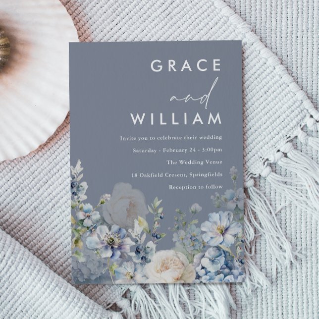 Liebliche Hochzeit mit blauen und weißen Blumen Einladung (Von Creator hochgeladen)