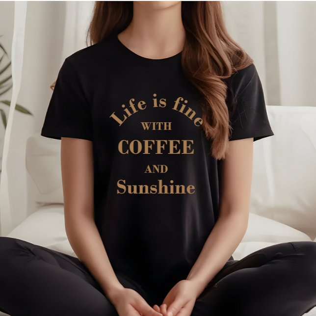 Liebliche Kaffeekochen T-Shirt (Von Creator hochgeladen)
