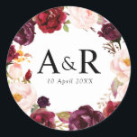 Lieblicher Bordeaux-Hochzeitsticker Runder Aufkleber<br><div class="desc">Blumendesign mit eigenem Text</div>