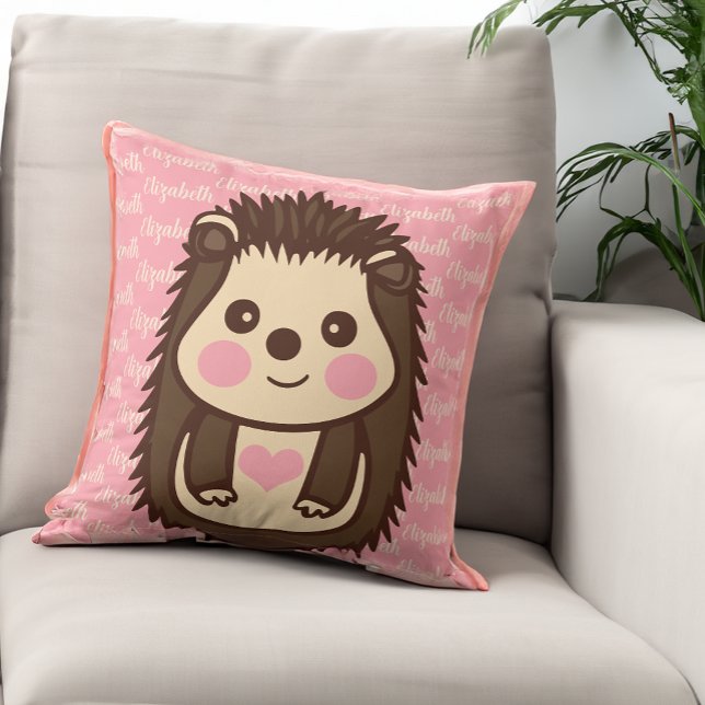 Lieblicher Igel mit dem Namen des kleinen Mädchens Kissen (Von Creator hochgeladen)