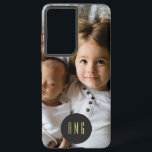 Liebliches Foto und Monogramm Samsung Galaxy Hülle<br><div class="desc">Eine einzigartige Symmetry Samsung Galaxy S21 Hülle mit einem Spot für Ihren Namen oder das Monogramm Ihres Geschenkempfängers und einem Foto der Wahl. *******Wenn Ihr Foto abgeschnitten wird, verwenden Sie die Funktion 'Diesen Entwurf bearbeiten' oder 'Weiter anpassen', um es in die Box Otter einzufügen. Nachdem Sie das Foto hinzugefügt haben,...</div>