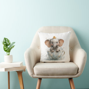 Lieblingselefantenbaby in Teetasse mit Gummiente Kissen