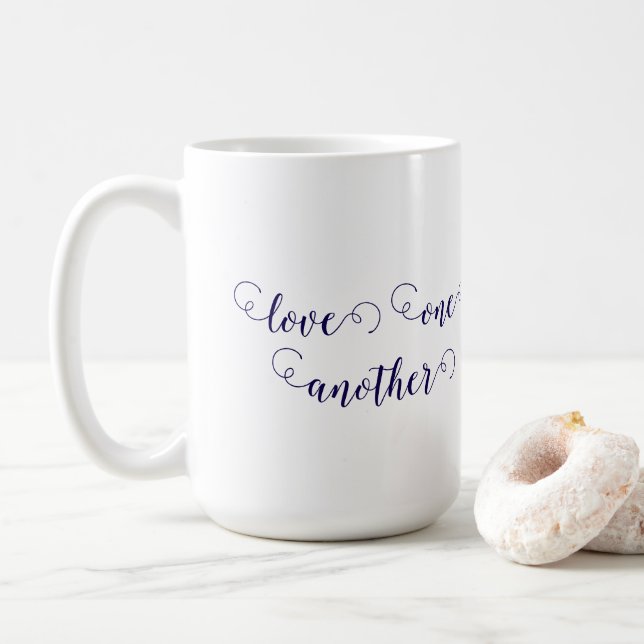 Liebt einander Kaffeetasse (Mit Donut)